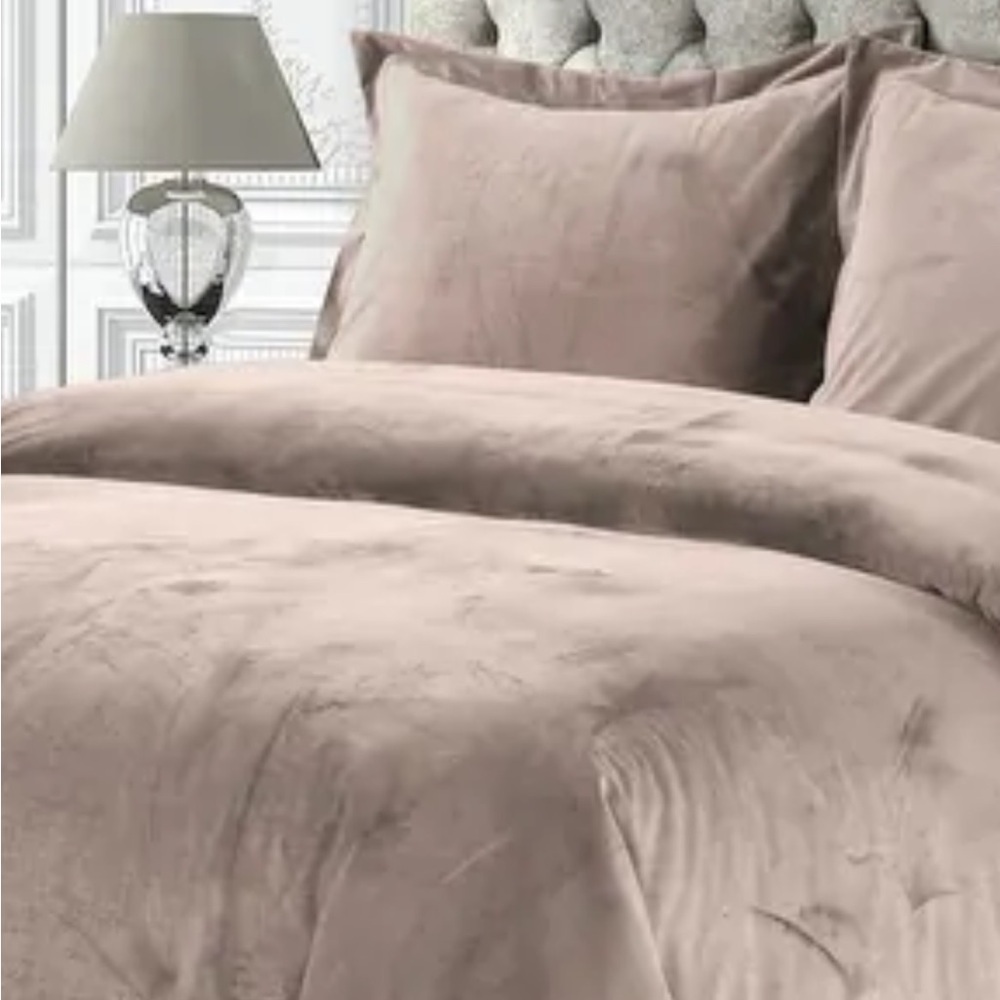 Berkshire Crushed Velvet  Duvet cover & Pillow shames